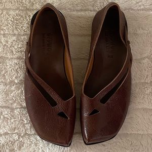 NWOT Cydwoq handmade leather flat shoes women 36.5. Brand new !